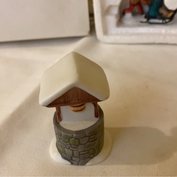 Dept 56 winter village accessories - Picture 9 of 10